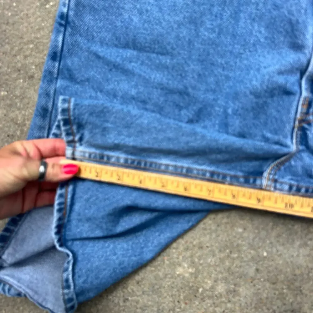 Vintage Y2K Levi's 550 Relaxed Fit Blue Jean Shorts Jorts Size 40 - Picture 7 of 9